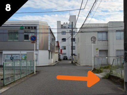 太陽生命と第一生命の建物の間の道